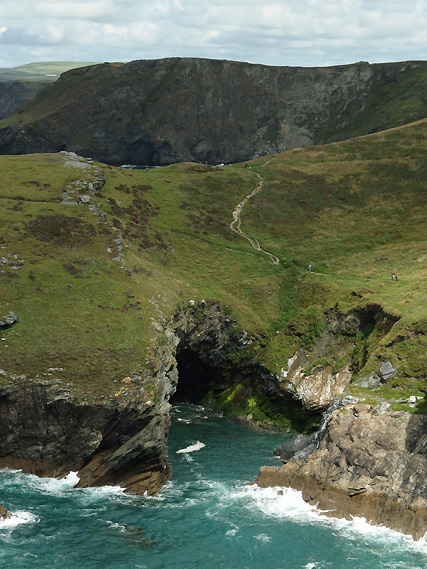 Tintagel, Arthurs cave