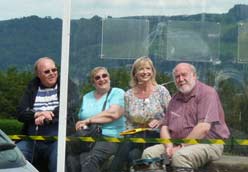 TVploeg Stirling Castle, tweede van rechts Carol Kirkwood